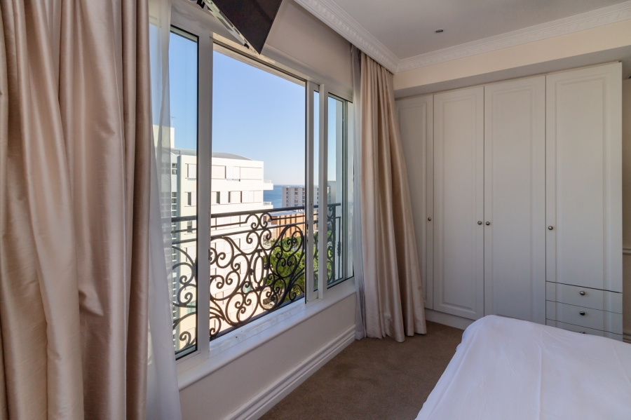 2 Bedroom Property for Sale in Sea Point Western Cape